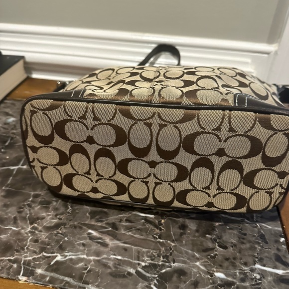Coach  handbag beige and brown with big C print in  EUC - Picture 8 of 9